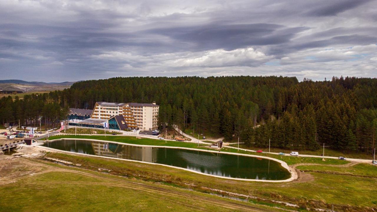Hotel Borovi Forest & 4*